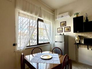 Casa via Appia Scauri - luminosa, grande a 250 m dal mare e dalla stazione ferroviaria - Scauri - 8