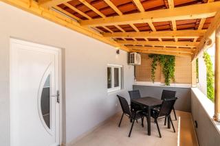 Seaside apartment - Podstrana - 8