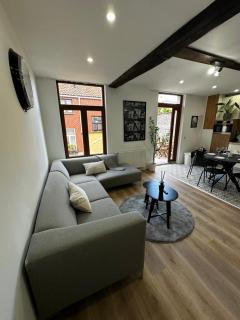 Charming Canal-Side Apartment in the Heart of Gent - Gand - 0