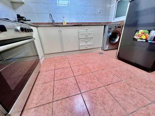 Luxury Awaits: Master Bedroom for Rent! Indulge in comfort and style. - 4