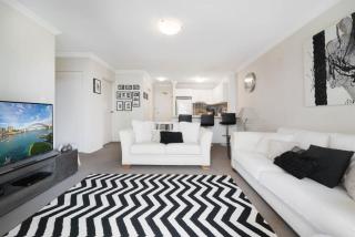 Walk to Coogee Beach Apartment Retreat - Sydney - 9