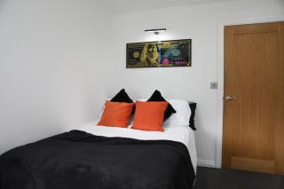 2-Bed Apartment with Rooftop Garden in Prime Cardiff City Location - Cardiff - 7