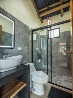 Cabañas Caeli, El Toucan, Peaceful Rainforest Retreat with Stunning Views - Fortuna - 3