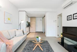 Complete Host Leopold Apartments - 1