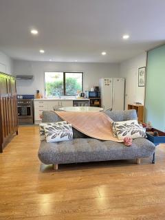 Romantic vintage retreat away in West Auckland - Swanson - 4