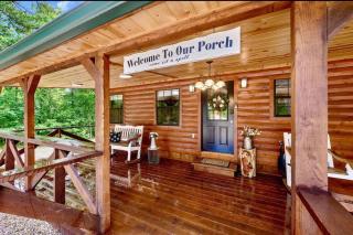 Cozy Cabin 3br, Hot tub, playset, Near Everything! - Broken Bow - 0