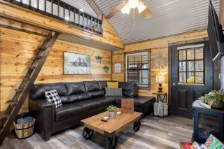 Cozy Cabin 3br, Hot tub, playset, Near Everything! - Broken Bow - 3