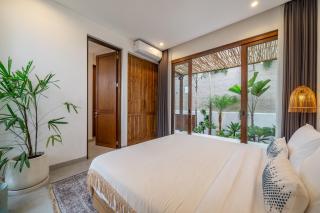BRAND NEW Villa Orion Mediterranean Style Air-Con Living - Canggu - 4