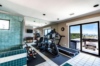 Spacious Beautiful Home with Stunning Bay Views - San Diego - 6