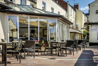 The Three Swans Hotel, Market Harborough, Leicestershire - Market Harborough - 8