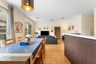 3BR Home-City Fringe Location-Free WiFi & Parking - 2