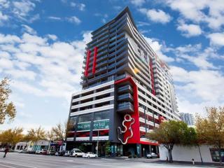 Walk to Central Market Parking GYM&POOL City View - Adelaide - 6