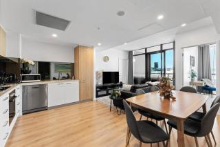 Journey to West Franklin Free Parking Pool Gym - 3