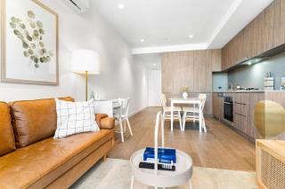 The amazing 1BR CBD Apt WiFi Premium Location - 5
