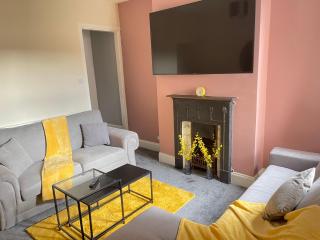Hometel Digs Morden Comfy Home Can Sleep 11 - Leicester - 8