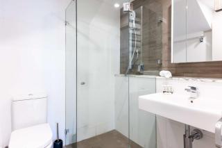 Comfy 1-Bed Apartment in Perfect Location - Sydney - 3