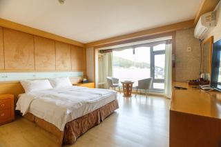 Taean Beach Resort Pension - Taean - 8