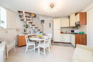 Isa Petit Bijou - Happy Rentals - 0