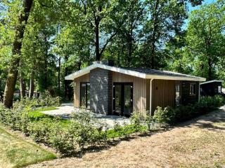 Bunglow for four Person with shared pool - 0