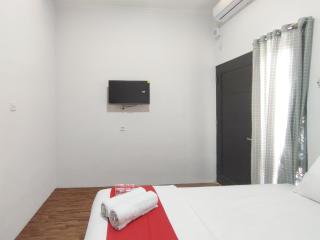 RedDoorz near Graha Saba Buana 2 - Solo - 6