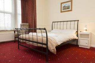 Southend Guest House - Close to Beach, Train Station & Southend Airport - Southend-on-Sea - 4