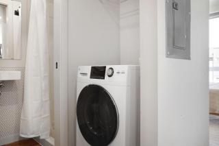 Blueground Capitol Hill patio gym laundry SEA-729 - 1