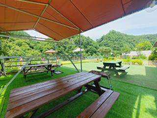 Gapyeong Chorok Jeongwon Gyegok Dokchae Pension - Gapyeong - 5