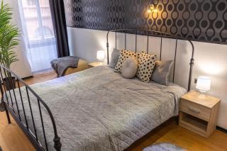 City Vibes Apartment - 3 bdrms - Budapest - 1