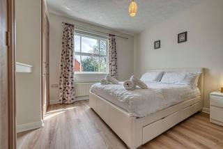 Spacious 2-Bed Flat Close To NEC BHX HS2 - Solihull - 0