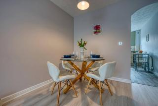 Solihull 2-Bed Flat with Parking-Ideal for Contractors, Business, Long Stays - 7