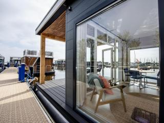 Modern houseboat, top location with an unobstructed view of the Lake - Offingawier - 7