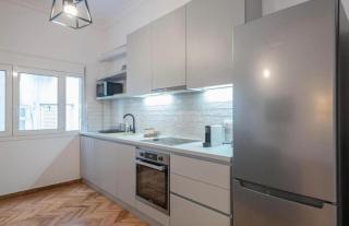 Urban Oasis: Central Athens Apartment - 6