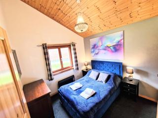 Kingfisher Lodge - Private Hot Tub - Infrared Sauna - Dog Friendly - 5