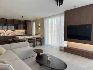 Cozy Elegant 2BR Apt + Free Parking next to Paradise Mall - Sofia - 0