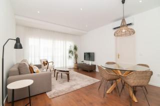Cozy Sea View Apartment near City & Airport - Ponta Delgada - 8