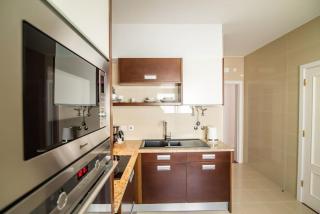 Cozy Sea View Apartment near City & Airport - Ponta Delgada - 6