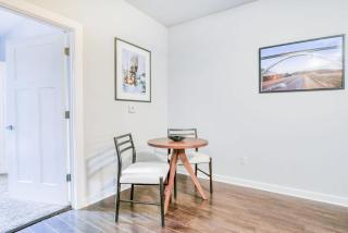 CozySuites Music Row Classy 1BR with free parking 24 - 3