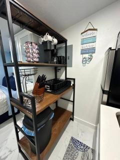 Beach Bliss Studio *5 min to beach* - Fort Lauderdale - 3
