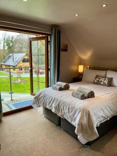 Artro Lodge Luxury 3 Bedroom, 3 Bathroom & Hot Tub - Llanbedr - 3