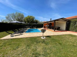 Villa Antonci-18, pool, 3 houses, jacuzzi, private territory - 1