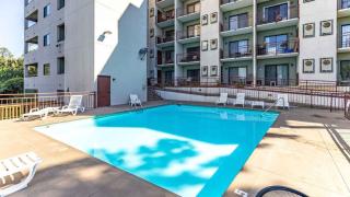 Fantastic Renovated Condo Pool Downtown Fireplace - Gatlinburg - 9