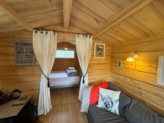 The Hideout Log Cabin- 2km to Klarälvsbanan and swimming area - 5