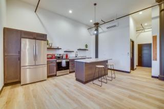 Cashton Studio Apartment Steps to Downtown! - - 1