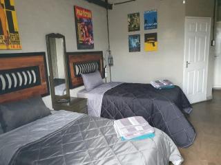 At Ease Road Lodge - Zeerust - 9