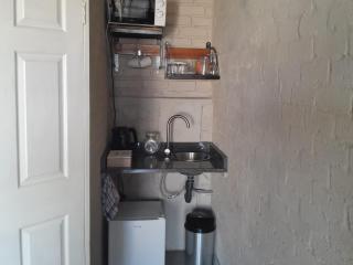 At Ease Road Lodge - Zeerust - 4