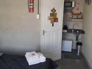 At Ease Road Lodge - Zeerust - 2