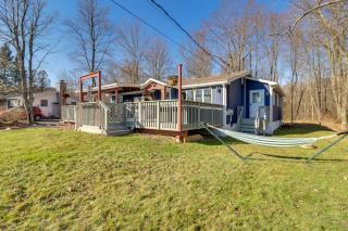 Lake View, Hot Tub, Fire Pit! Poconos Fall Getaway - 6
