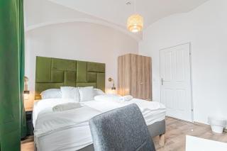 Westbahnhof Kingbed 1BR Apt with ensuite washer - Vienna - 2