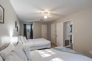 Modern Cottage on Michigan - Mobile - 1