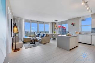 Luxury 3 BR Stunning View & High Floor Hot Tub - Hollywood - 1